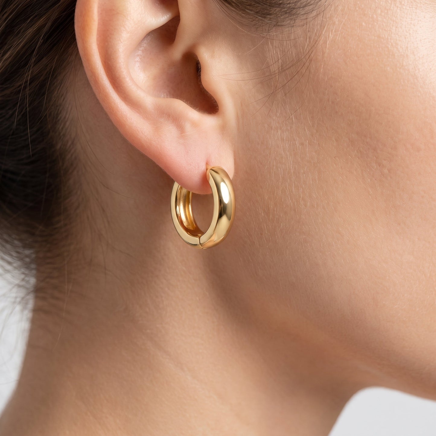 Orecchini Huggie Lisci Oro 18K