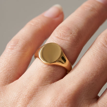 Anello Signet Ovale Oro 18K