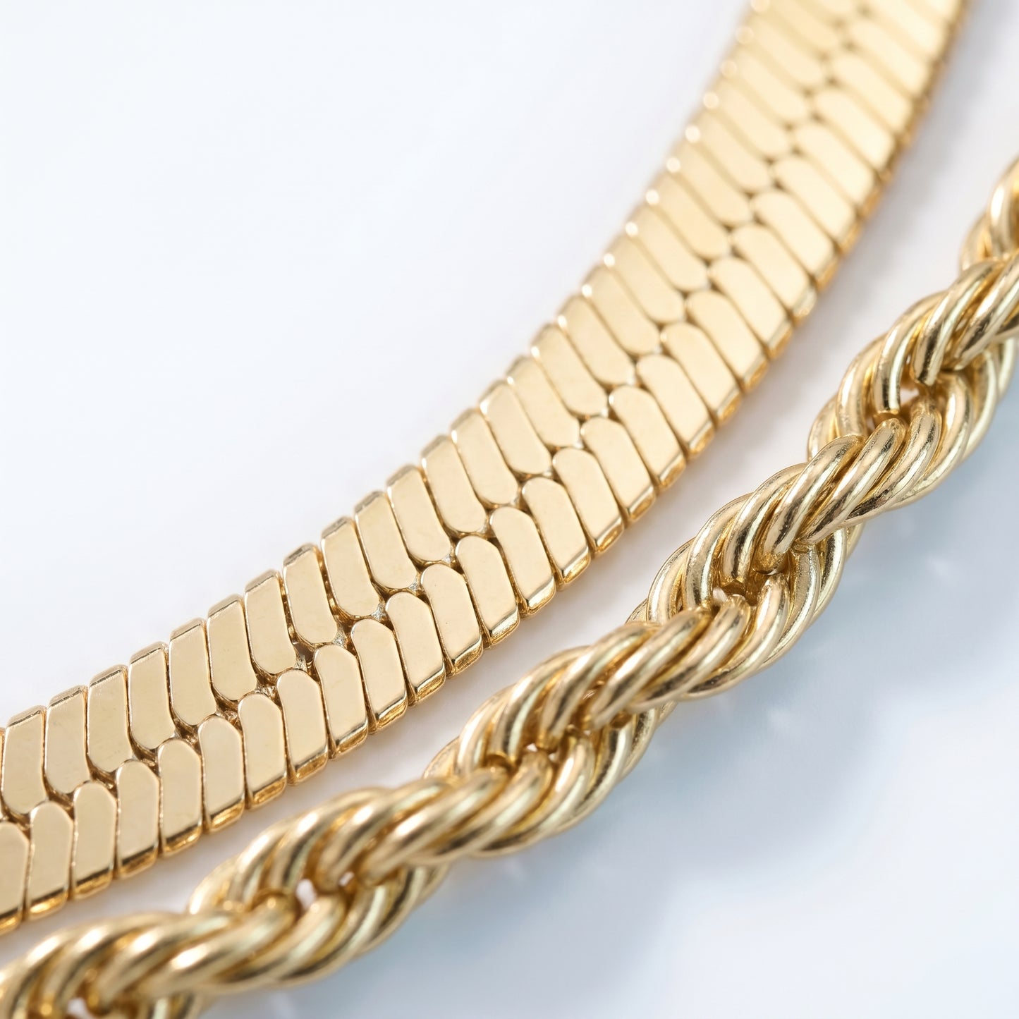 Collana Layered Ios Herringbone Oro 18K - dettaglio macro lavorazione - UpperEast Jewels