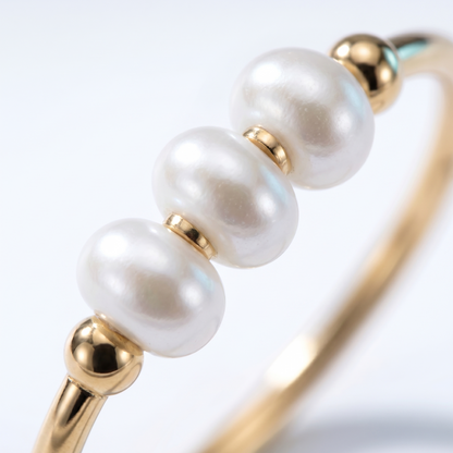Anello Mini Perle Cinque Oro 18K - dettaglio macro lavorazione - UpperEast Jewels