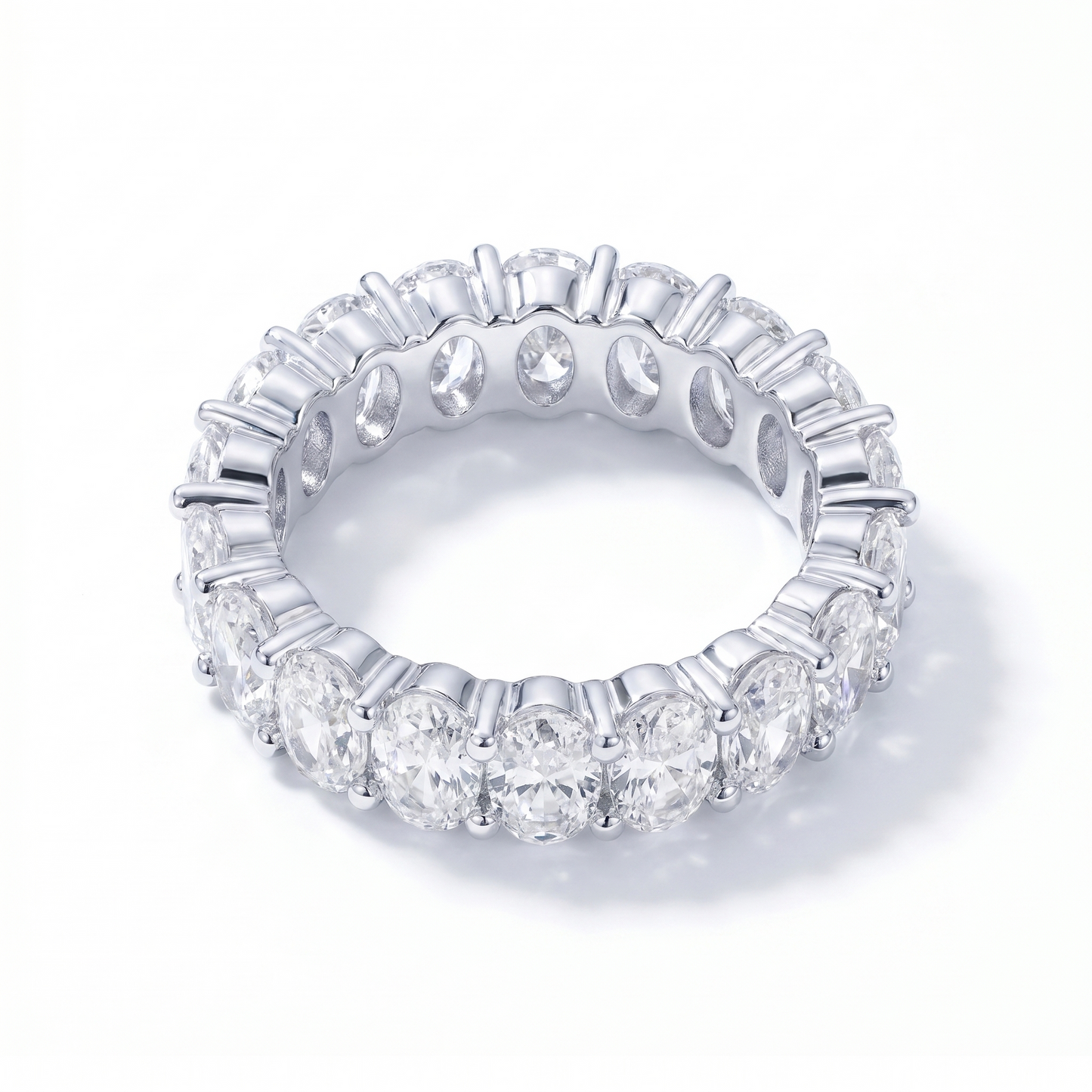 Anello Eternity Ovale CZ Oro 18K - vista dall'alto top-down - UpperEast Jewels