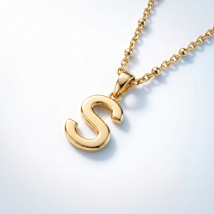 Collana Iniziale Lettera Oro 18K - vista dall'alto top-down - UpperEast Jewels