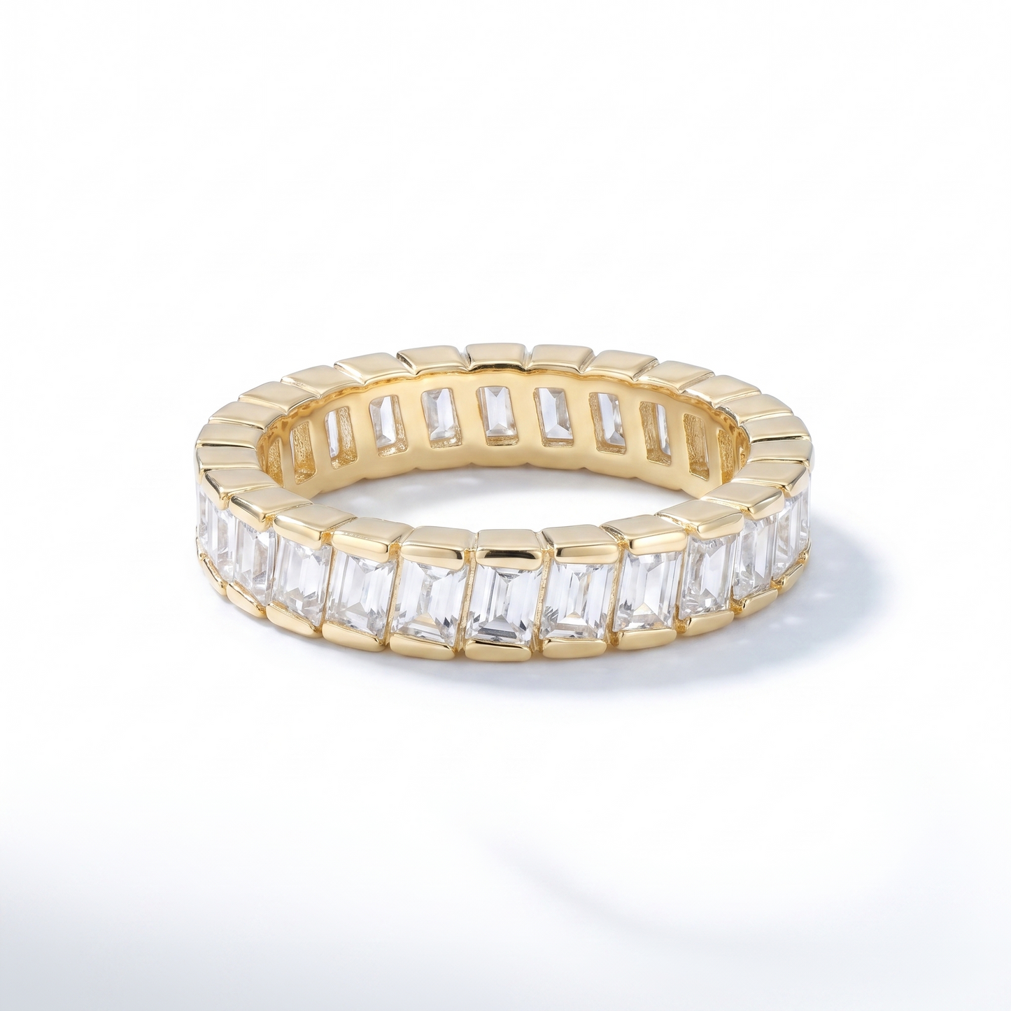 Anello Eternity Princess Oro 18K - vista dall'alto top-down - UpperEast Jewels
