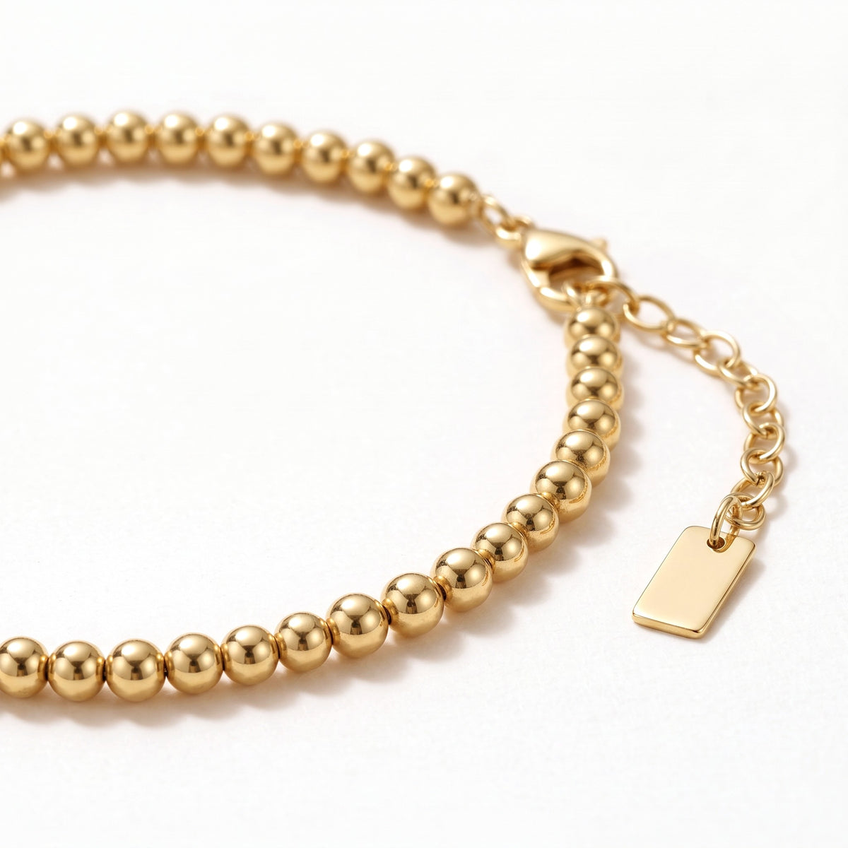 Bracciale a palline placcato oro 18K, dettaglio ravvicinato