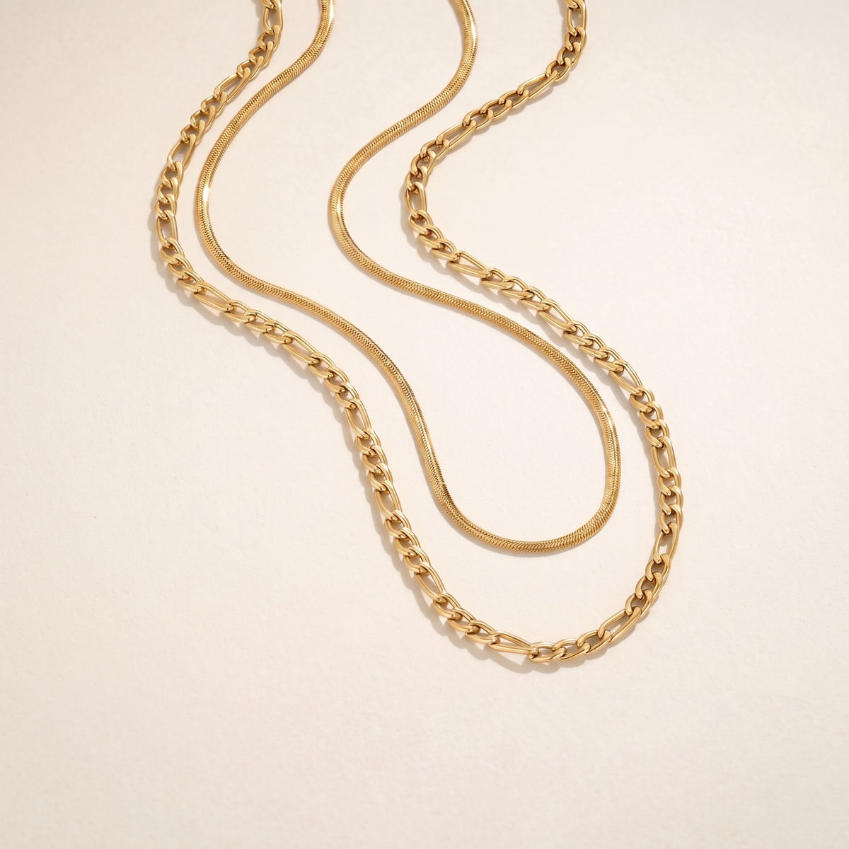 Collar doble figaro en capas bañado en oro de 18K