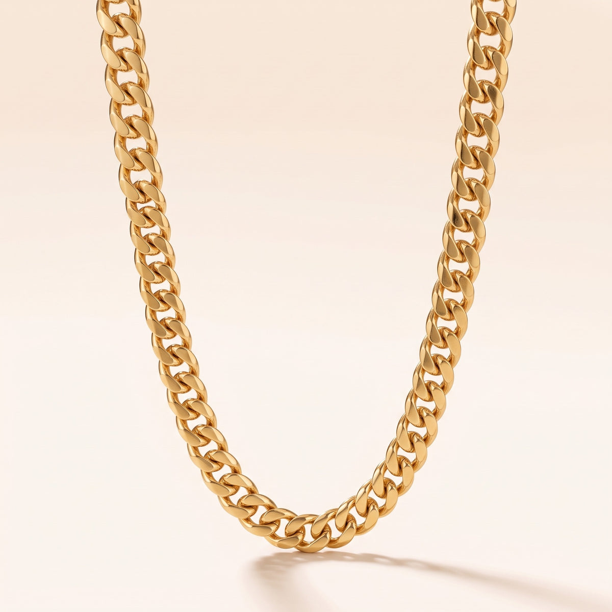 Collar de cadena barbada gruesa bañado en oro de 18K
