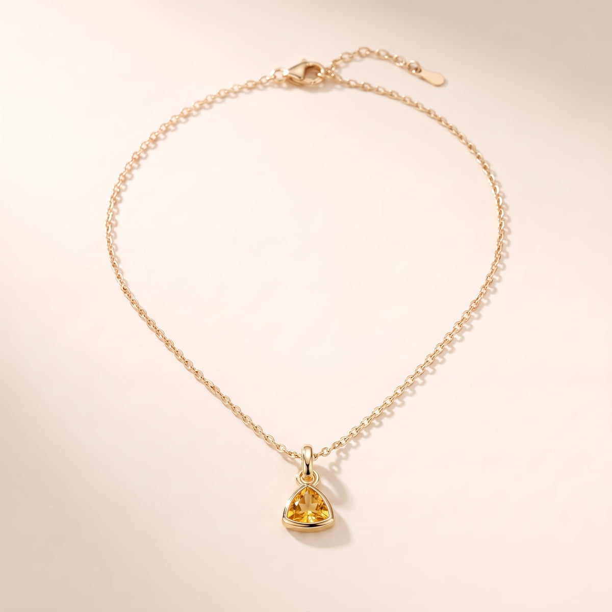 Collar con piedra del mes bañado en oro de 18K, noviembre: amarillo, tono topacio