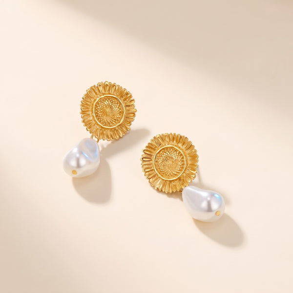Pendientes colgantes de sol y perla bañados en oro de 18K