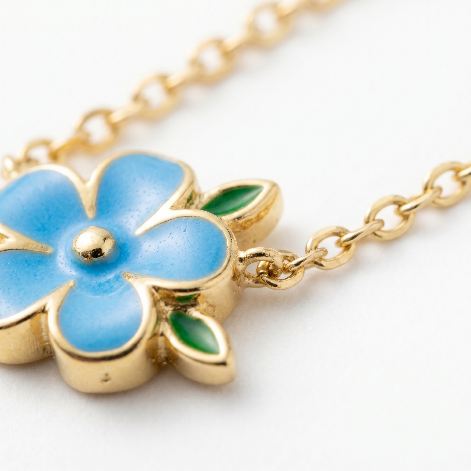 Collana Cerchio Fiore Oro 18K — 05-detail-macro