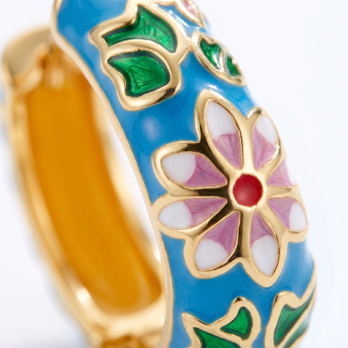Orecchini Cloisonné Fiore Oro 18K — 05-detail-macro
