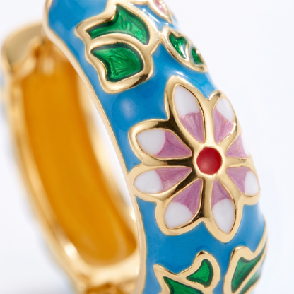 Orecchini Cloisonné Fiore Oro 18K — 05-detail-macro