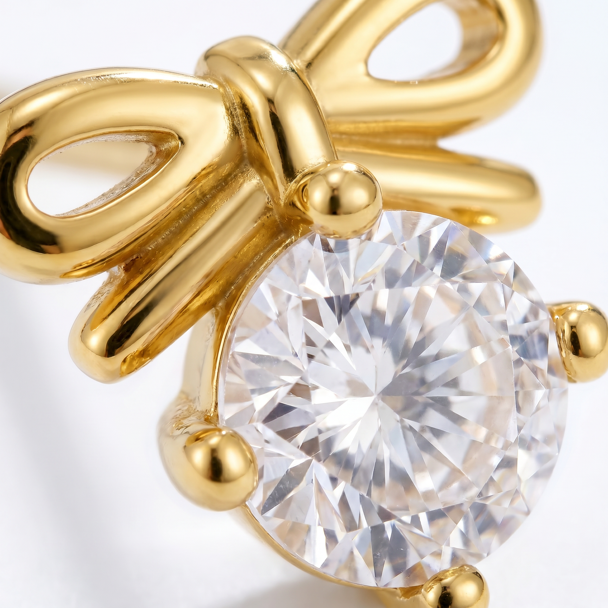 Orecchini Fiocco Cristallo Oro 18K — 05-detail-macro
