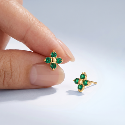 Orecchini Fiore Smeraldo Mini Oro 18K — 02-scale-reference